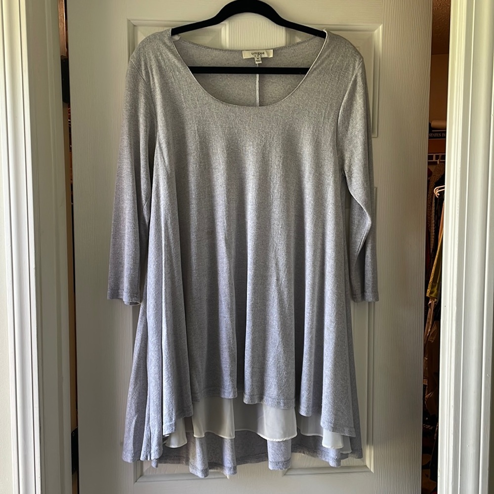 Umgee USA women’s size medium silver top